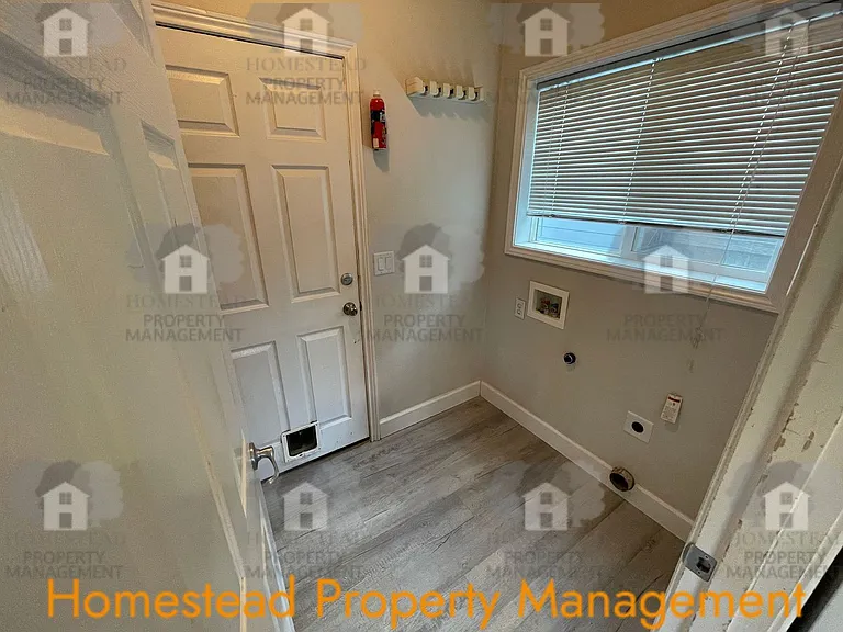 2772 Bastille Ave SE — Photo 9