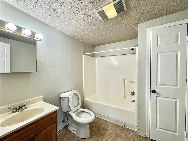 2237 Washington Ave — Photo 6