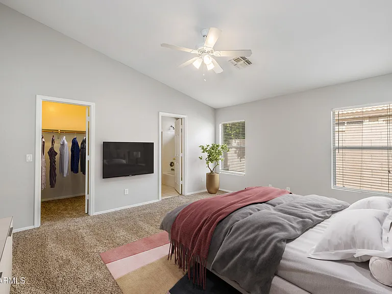 6640 E Russell St — Photo 12