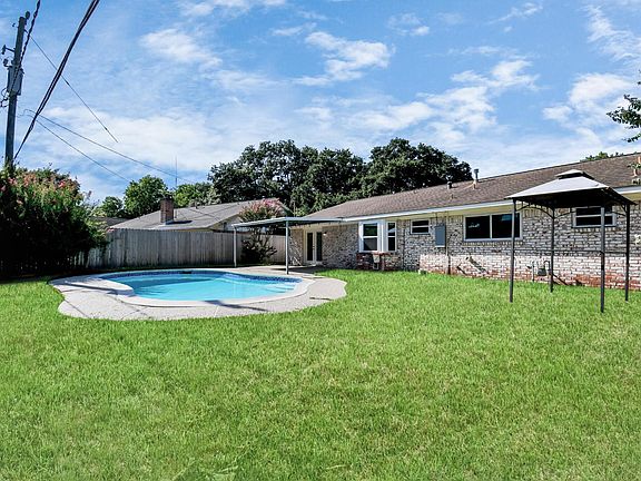3rd image of 11214 Caribbean Ln