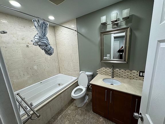 3rd image of 4304 N Saint Louis Ave APT 1B