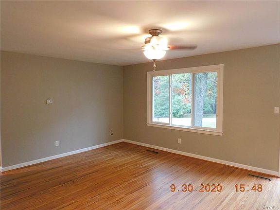 3rd image of 2195 School St