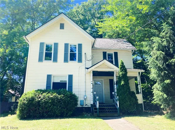 226 Jefferson St, Ravenna, OH 44266