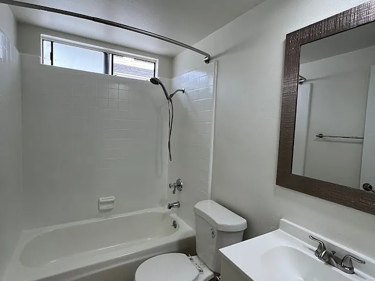 1505 E Balboa Blvd #B — Photo 13
