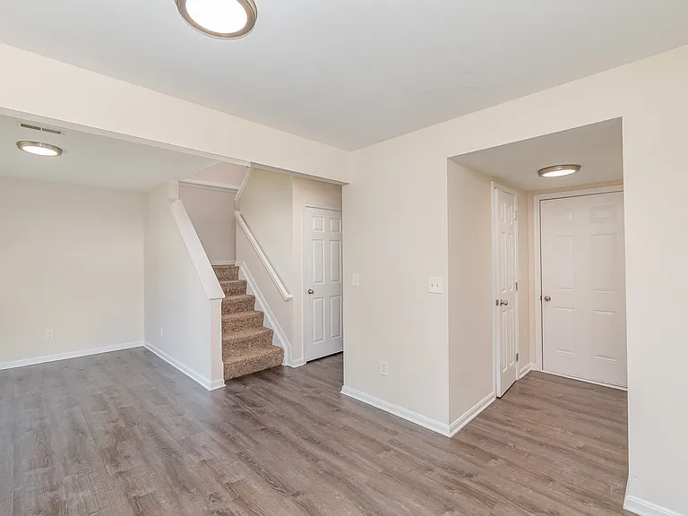 368 Wysteria Village Dr — Photo 5