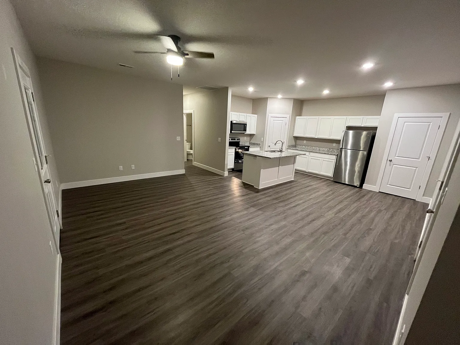 5186 N Cypress St — Photo 1