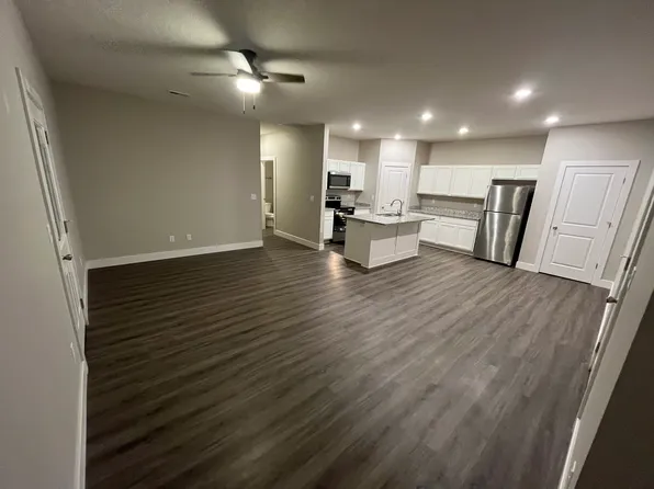 5186 N Cypress St, Wichita, KS 67226