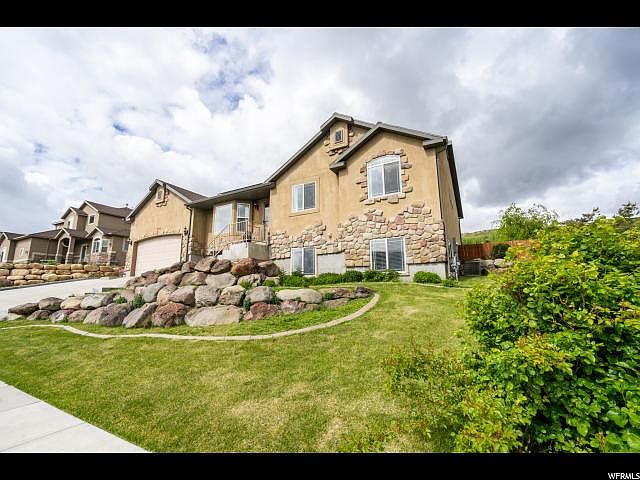1st image of 3713 S Sunrise Dr