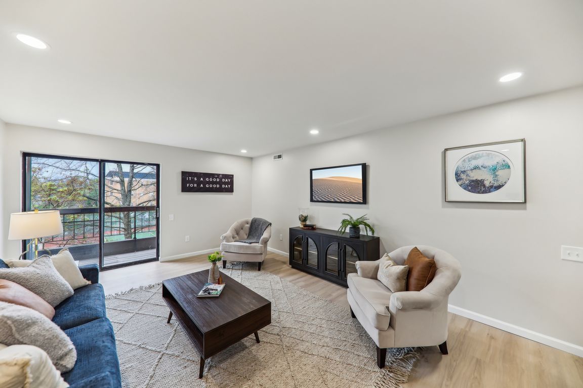 539 Coeur de Royale Dr 201-04042025-008.jpg