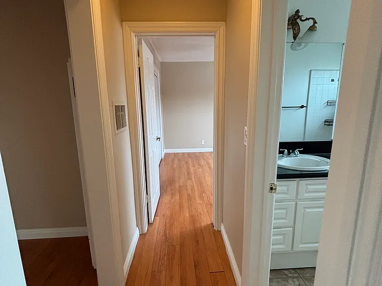 13545 Vanowen St #1 — Photo 7