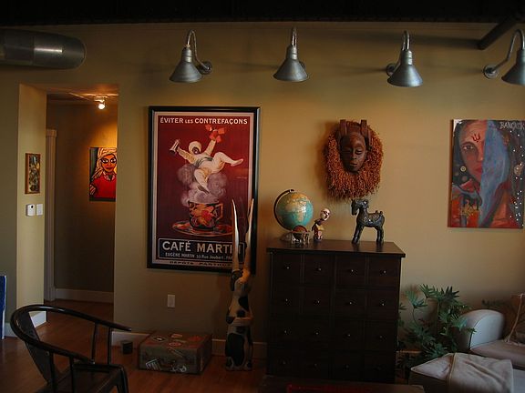 5th image of 415 Kempner St Unit 4