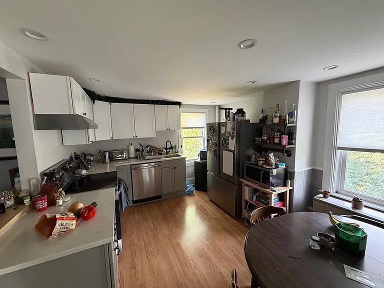 39 Maple St #B — Photo 2