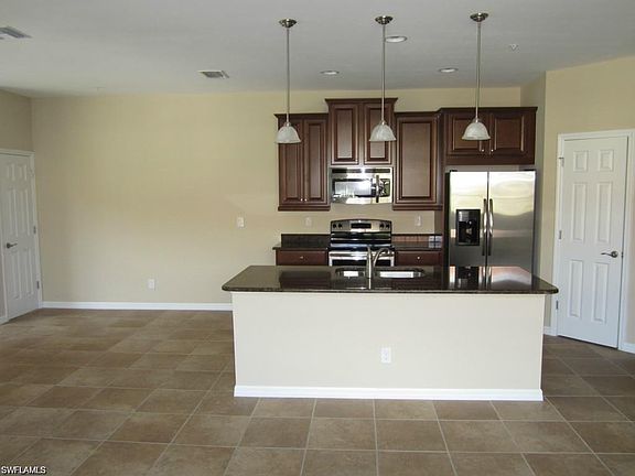 5th image of 23500 Alamanda Dr #201