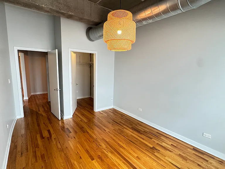 1071 W 15th St #309 — Photo 8