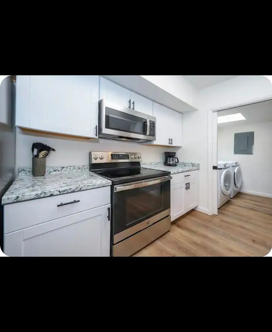 2 bed, 979 sqft, $2,195 — Photo 3