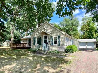 514 S 13th St, Estherville, IA 51334