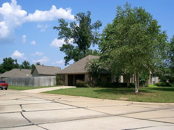 2nd image of 2101 McDonald Ln