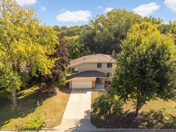 13313 Lakeview Dr, Burnsville, MN 55337