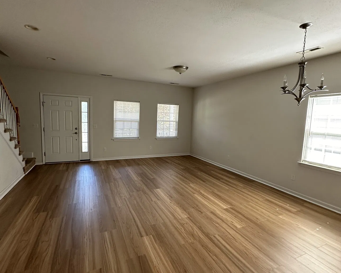 4 bed, 1782 sqft, $2,400 — Photo 4