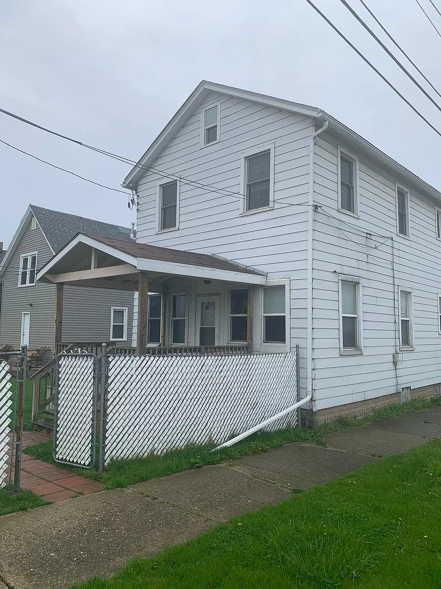 Building Photo - 2-401 E 22nd St #2