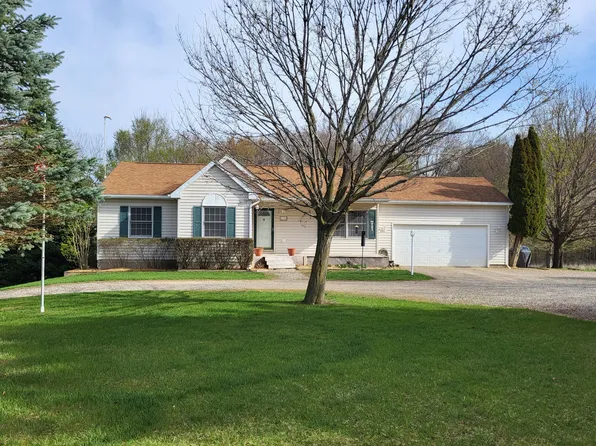 2758 Musson Rd, Howell, MI 48855