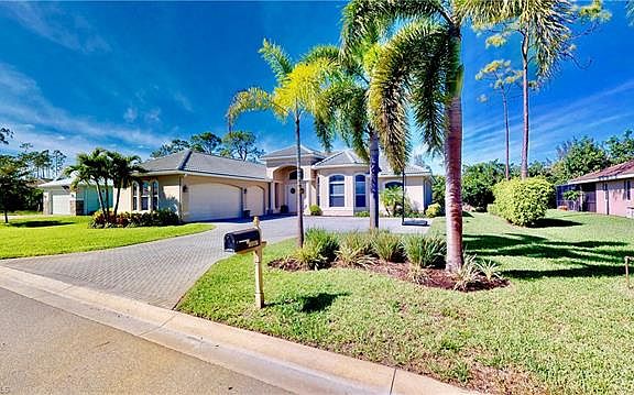 2nd image of 10067 Hidden Pines Ln