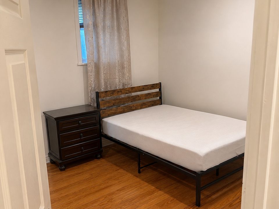2nd image of 2059 E 33rd St #1
