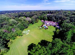 101 Feeks Ln, Locust Valley, NY 11560