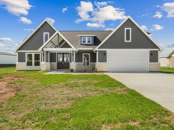 850 Longhorn Trl, Angleton, TX 77515