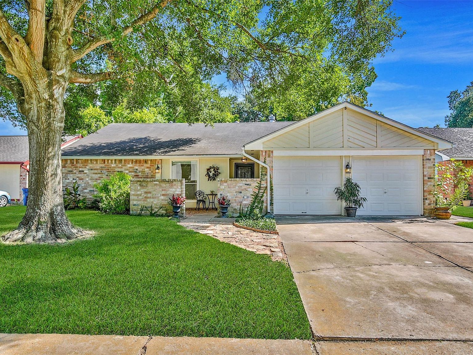 15611 Alta Mesa Dr, Houston, TX 77083 | MLS #87899356 | Zillow