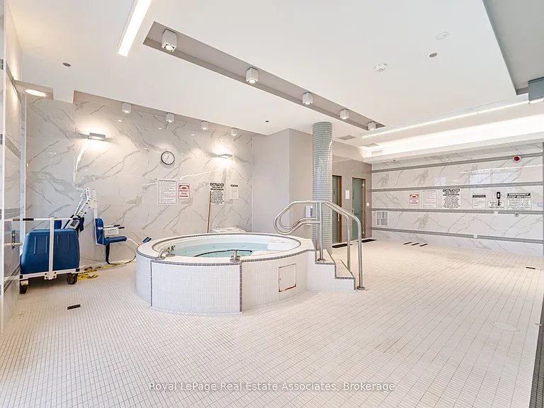 32 Forest Manor Rd #207 — Photo 30