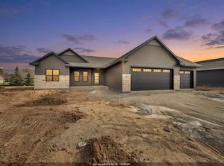 2871 Stelor Dr, Green Bay, WI 54311