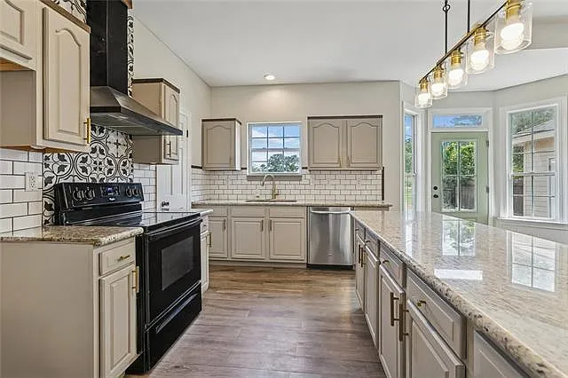 3 bed, 2.0 bath, 1593 sqft, $1,850 — Photo 4