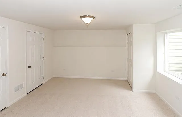 893 Lewisburg Ln — Photo 5