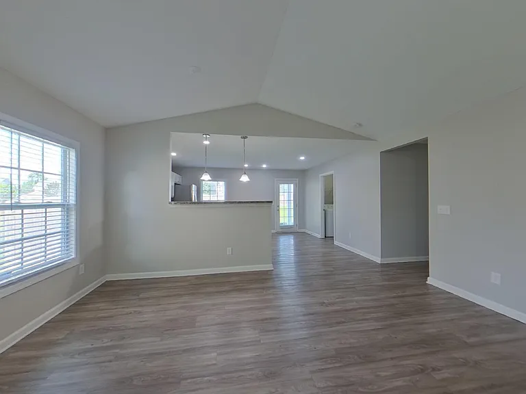 149 Moores Creek Dr — Photo 2