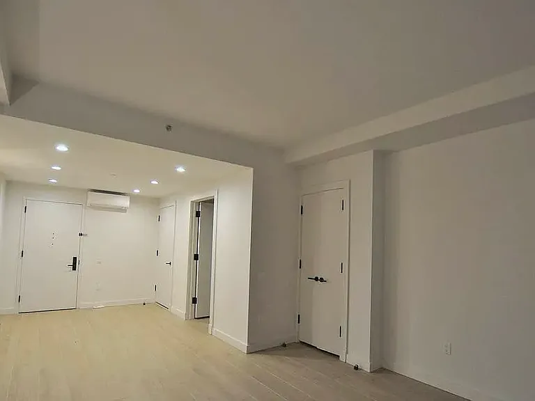 1802 Ocean Ave #1B — Photo 7