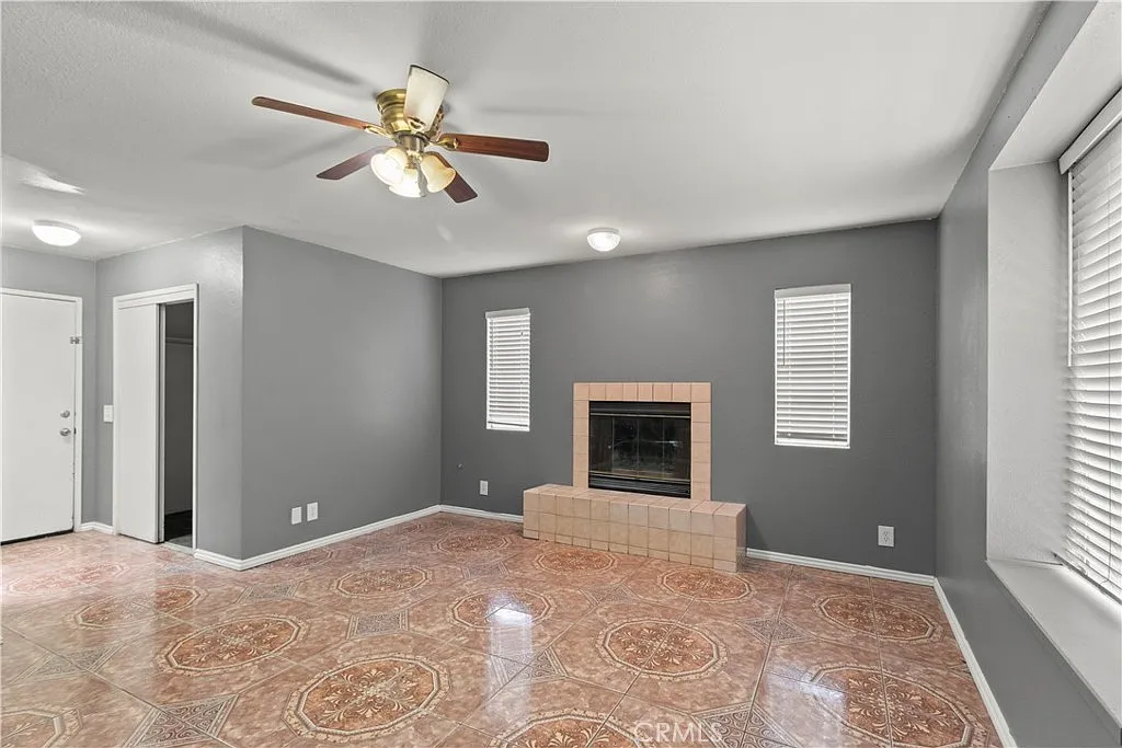 3 bed, 1176 sqft, $2,500 — Photo 3