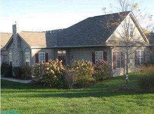 187 Reddington Village Ln, Newark, OH 43055