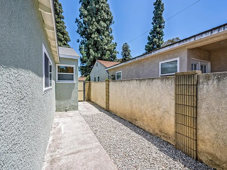 4913 Premiere Ave — Photo 51