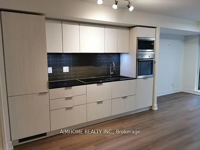 318 Richmond St W #416 — Photo 5
