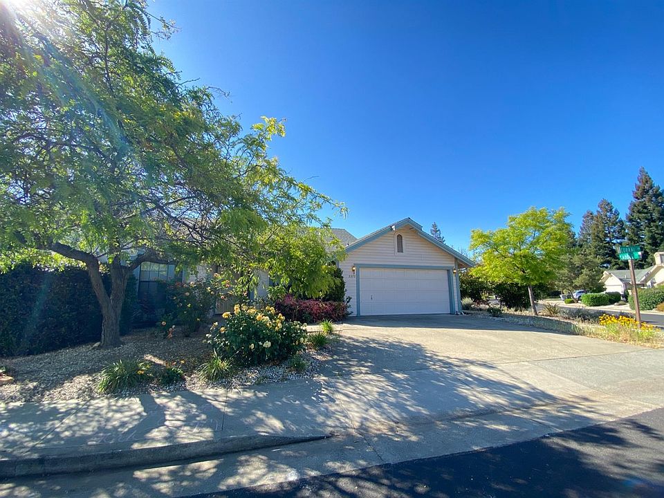 1st image of 2272 Corral Dr