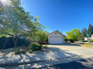 2272 Corral Dr, Auburn, CA 95603