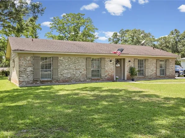 5070 Santos Dr E, Mobile, AL 36619