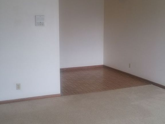 4th image of 3404 Emerson Ave S #201