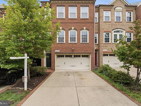 2nd image of 1504 Regent Manor Ct