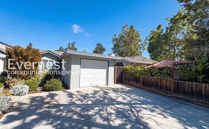 999 Loma Verde Ave — Photo 3