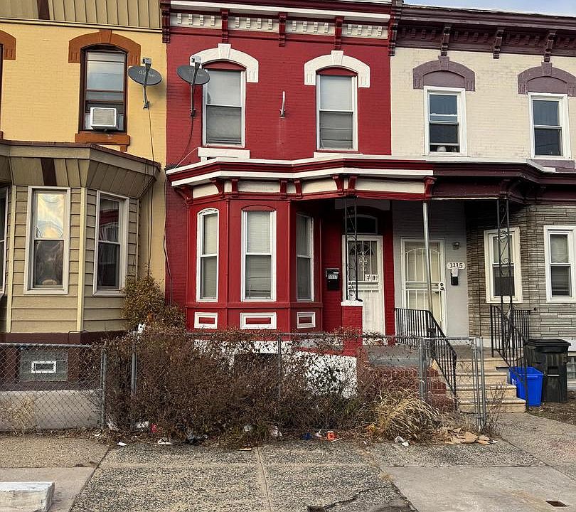 1st image of 1117 W Silver St