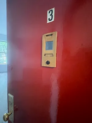 Rented by Perry Associates NYC Inc | media 16