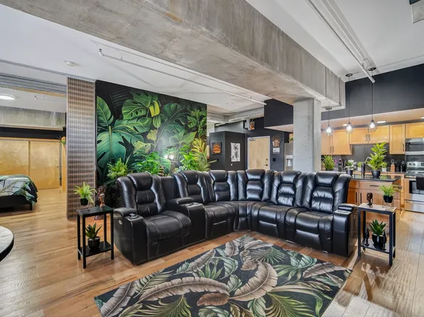 119 4th St #103, Des Moines, IA 50309