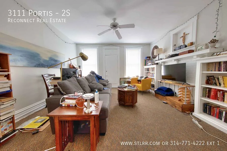 Great layout with this spacious 1 bedroom 1 bath apartment overlooking Tower grove park! — Photo 4